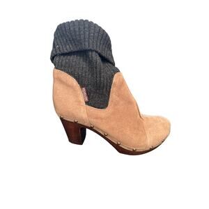 Anthropologie Penelope Chilvers Beige Suede Studded Sweater Clog Boots‎ Size 7